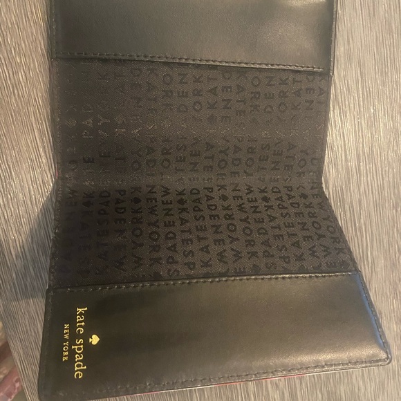Kate Spade Passport Holder: Floral - Picture 4 of 4